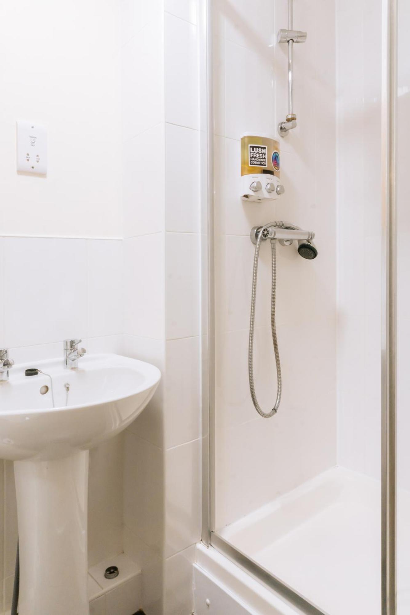 אדינבורו Stylish 3 Bedroom Apartment Near Hollyrood Park מראה חיצוני תמונה